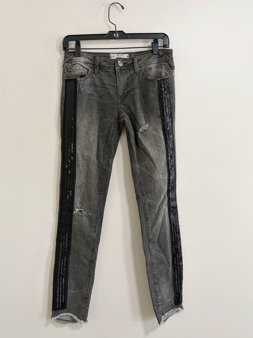 Vintage Free People Distressed Grey Skinny Jeans with Black Side Beading Size 25